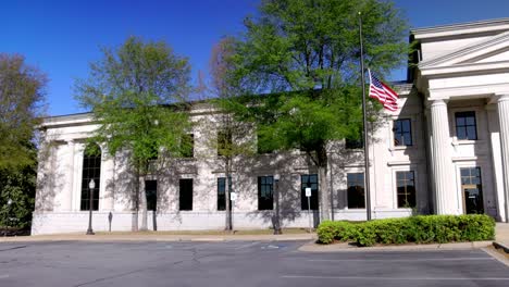 Arkansas-state-supreme-court-building-in-Little-Rock,-Arkansas-with-gimbal-video-panning-left-to-right