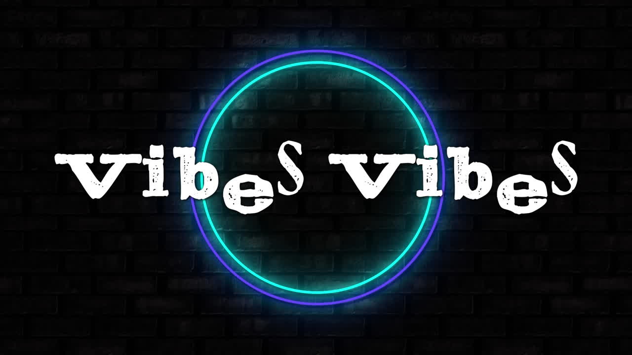 animación de buenas vibraciones en texto blanco doblado con distorsión colorida y anillos de neón en negro