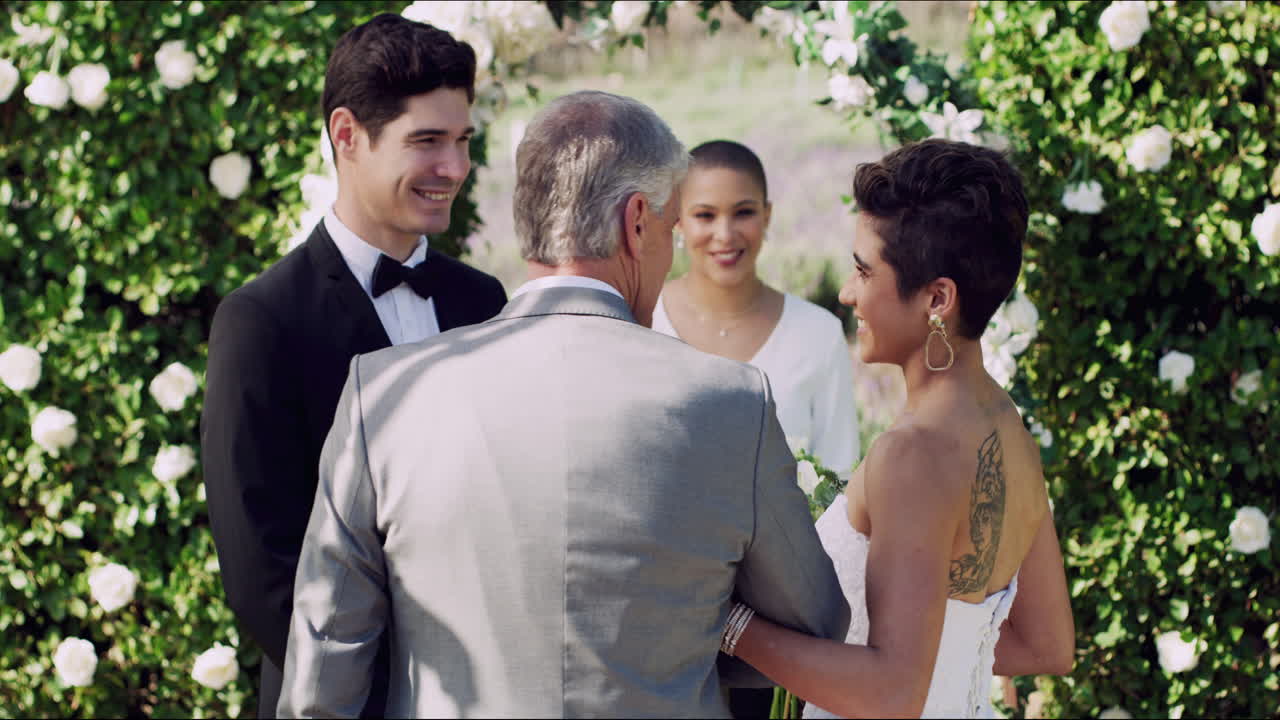 llevando a su hija a su lugar feliz