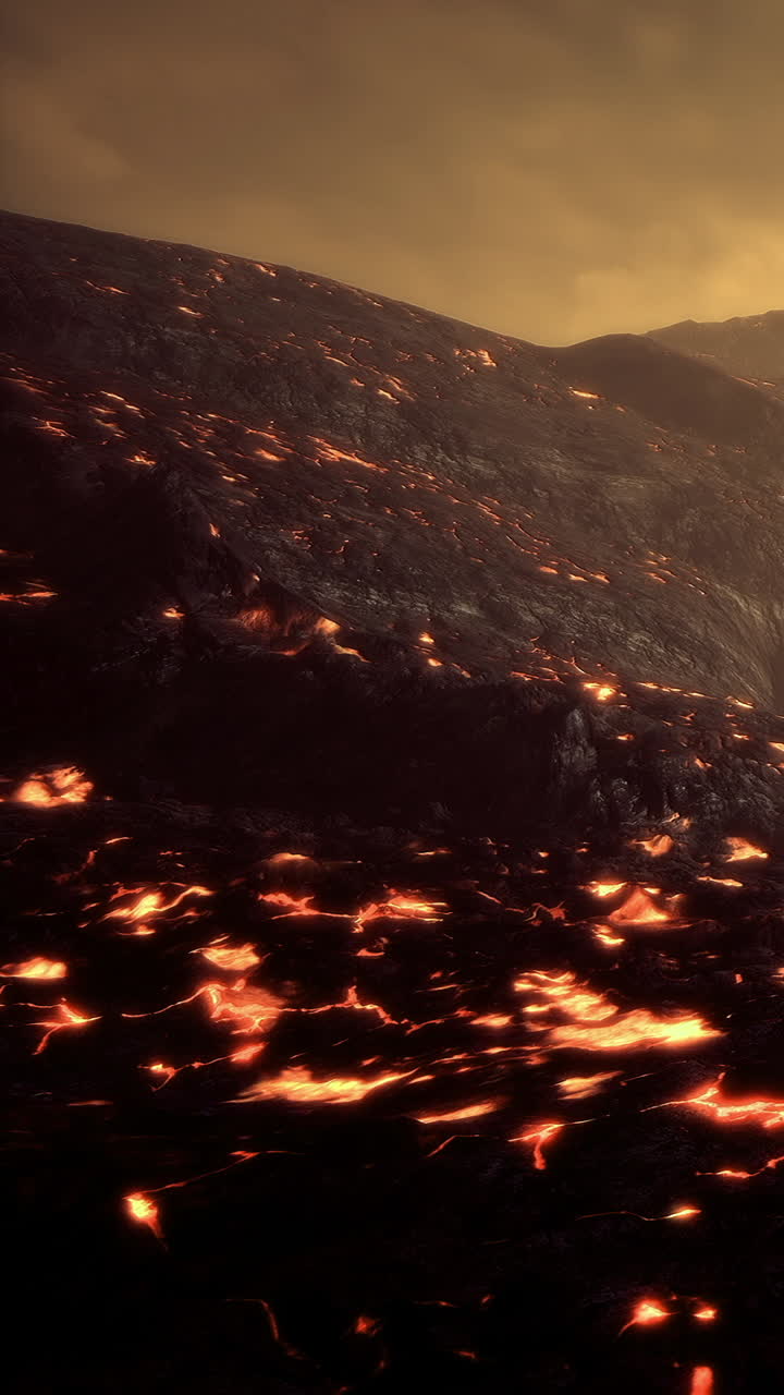 Colate di lava su un paesaggio vulcanico al tramonto in una zona remota.