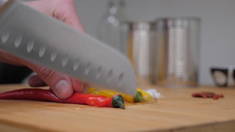 cocinar comida picante, cámara estática