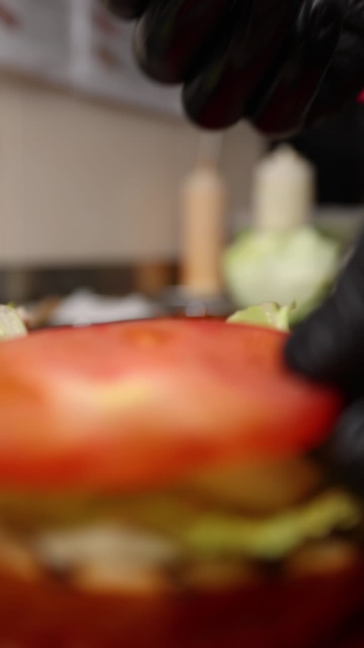 estoy preparando una deliciosa hamburguesa.