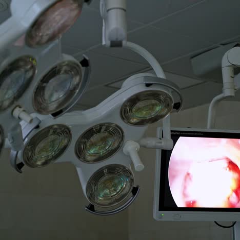 surgical lamps in operation room