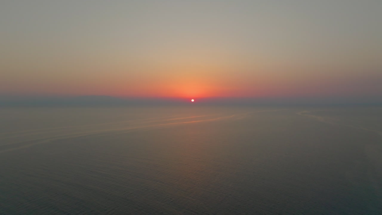 바다 위의 놀라운 일몰