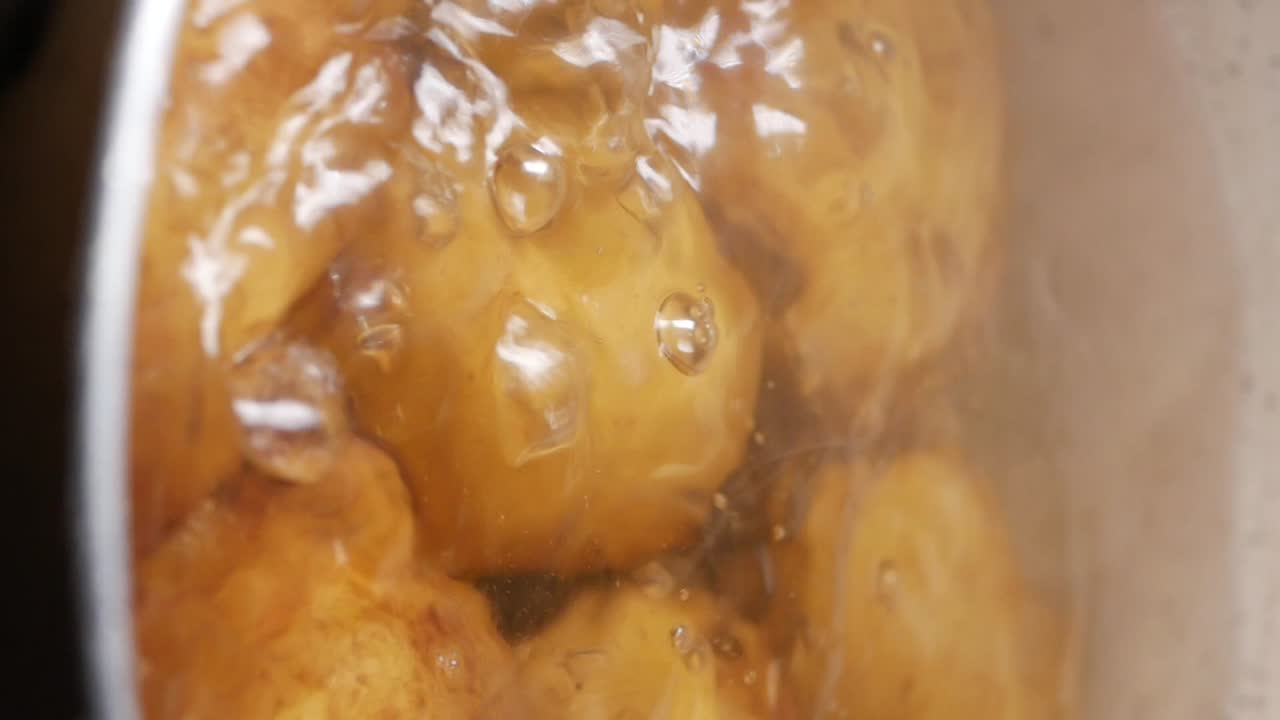 patatas en ebullición