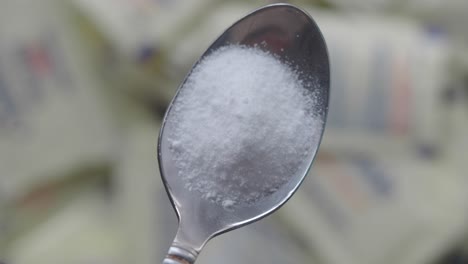 polvo blanco en una cuchara