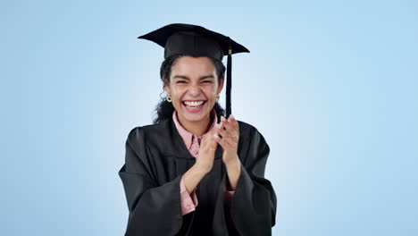 graduación, meta o mujer en el estudio emocionado por