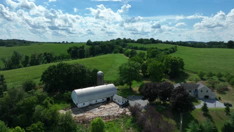 Family-farm-in-rural-America