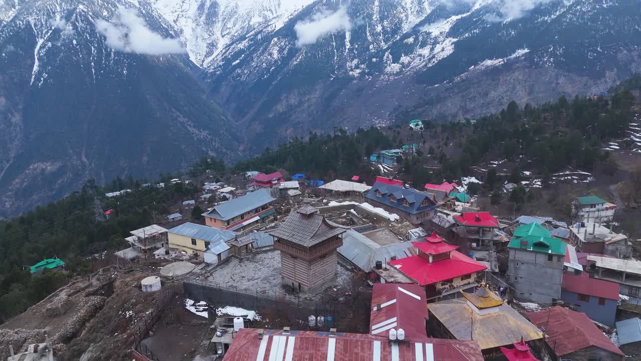 산악 마을 의 공중 사진