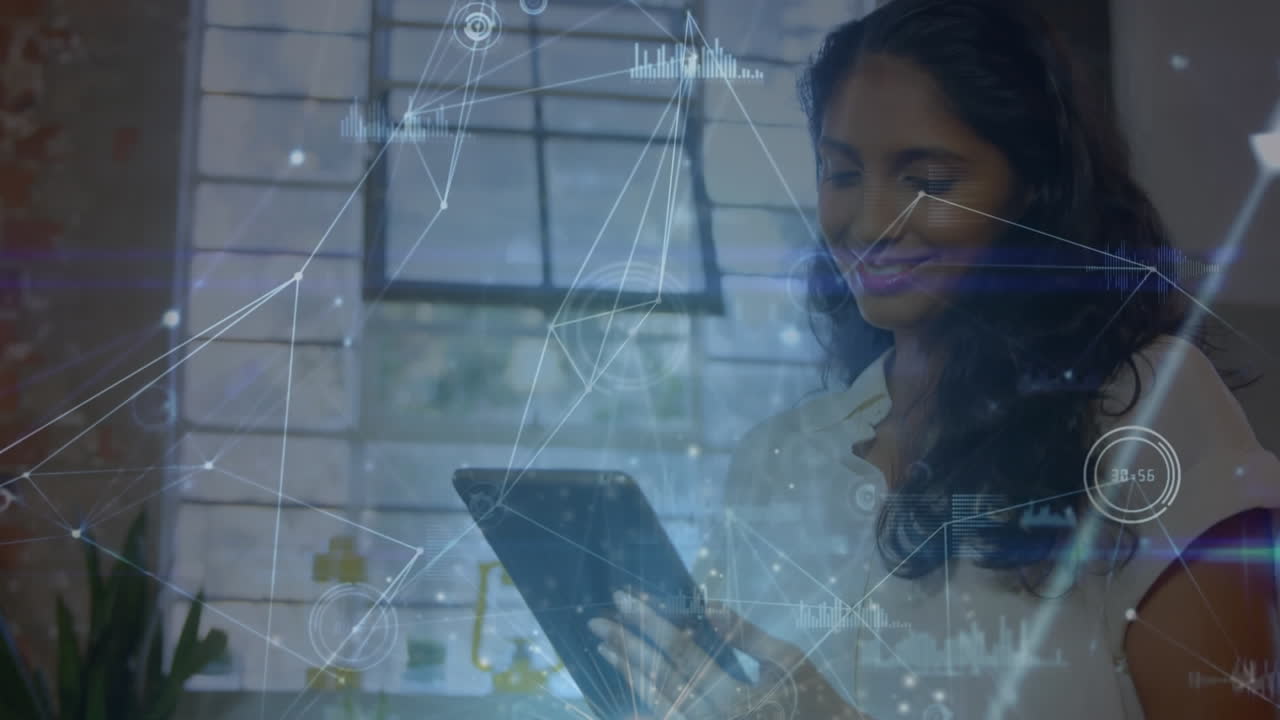 animación de la red de conexiones con procesamiento de datos sobre mujer de negocios biracial usando tableta.