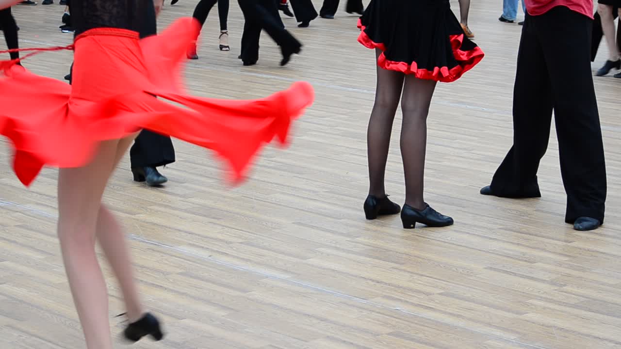 Allenamento di balli da sala. Persone e balli