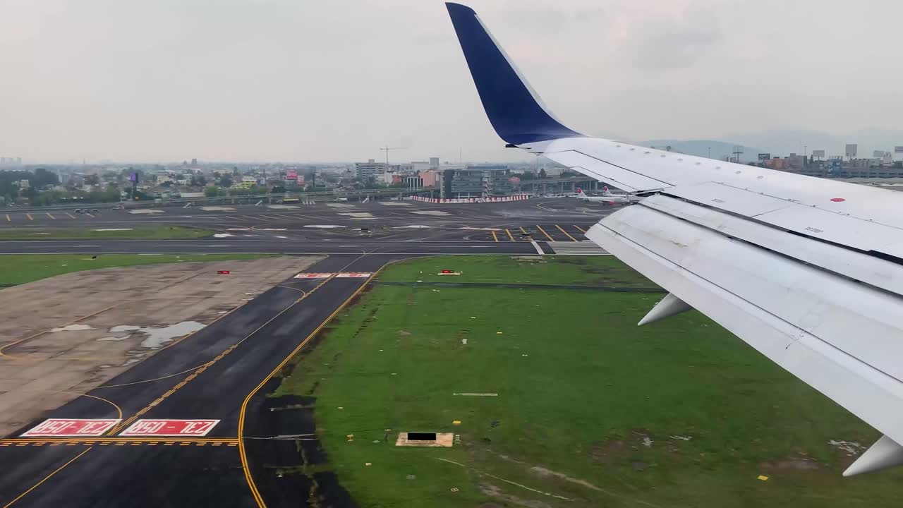 vista del interior de un avión de aterrizaje