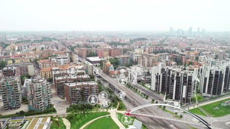 animación de la multiplicación de las personas iconos que se mueven sobre la autopista y el paisaje urbano moderno