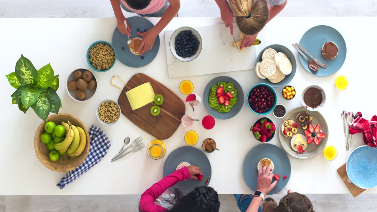 가족 아침 식사 시간