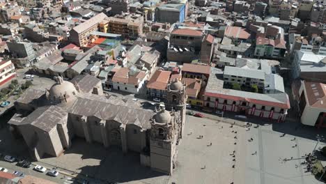 The-main-plaza-and-the-church-in-Puno,-Per?