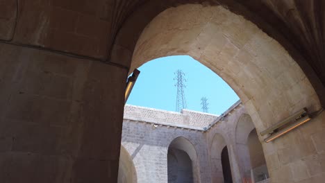 madrasa en la cadena.