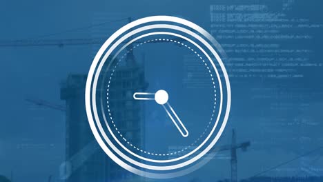animación del icono del reloj y procesamiento de datos en comparación con la vista aérea del sitio de construcción