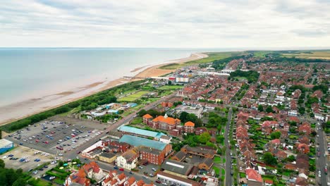 imágenes aéreas de drones de la ciudad costera de skegness, en la costa de lincolnshire