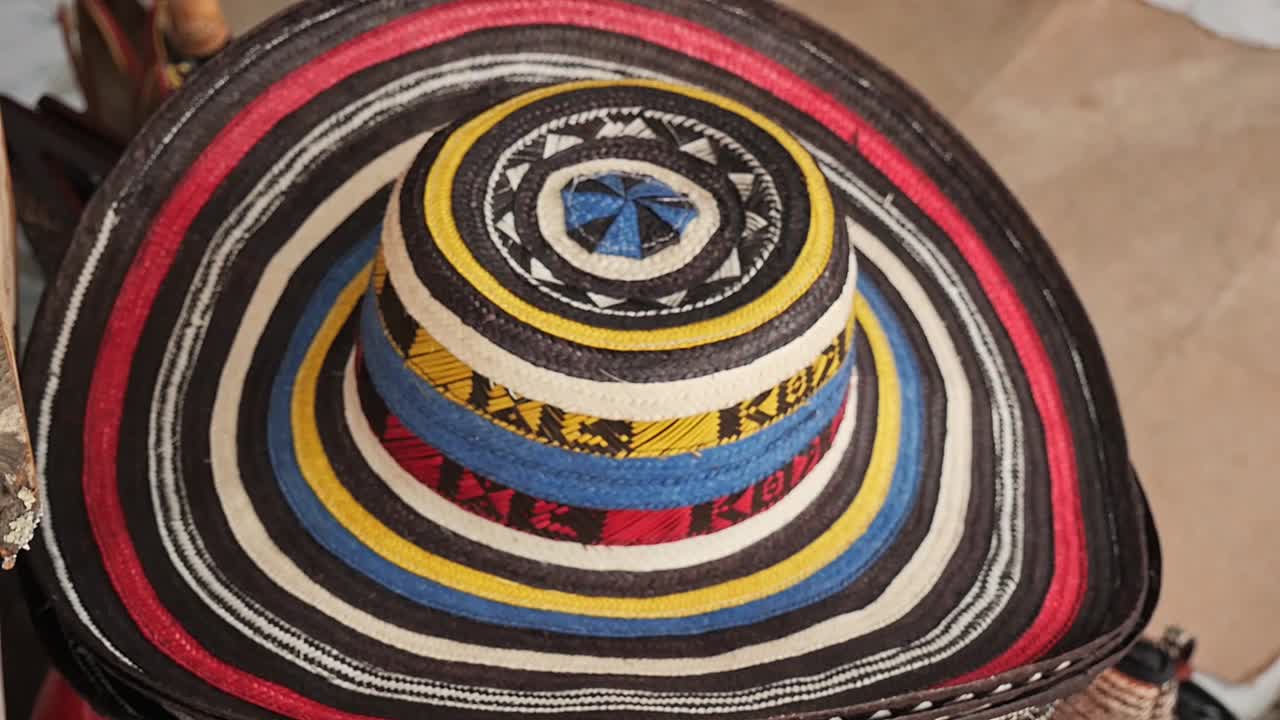 sombrero de paja tradicional colombiano. de cerca