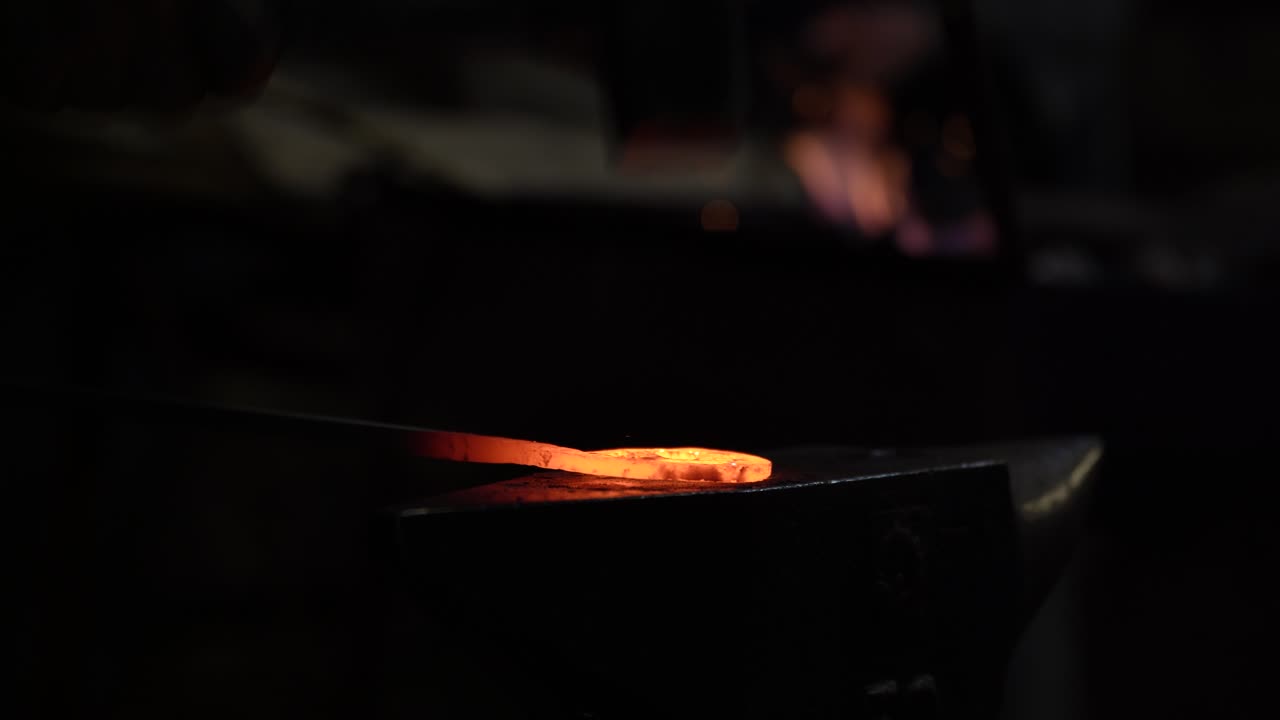 Distinguishing Work Tools in the Forge with Ancient Methods, Heating Iron Glows with Hummer as in Ancient Times