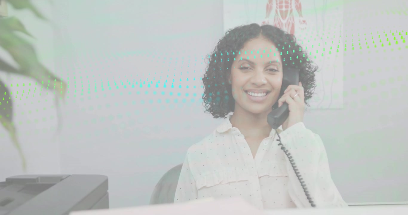 Receptionist che risponde al telefono che squilla in ufficio, consultando file e mostrando onde animate