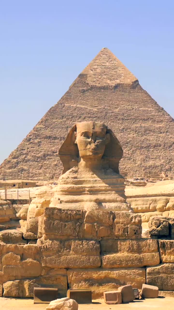 La Grande Piramide di Giza e la Sfinge