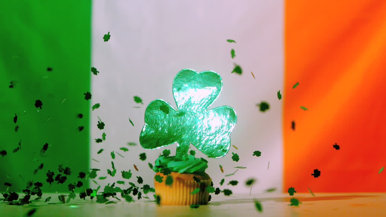 shamrock confeti cayendo en el día de san patricio pastel
