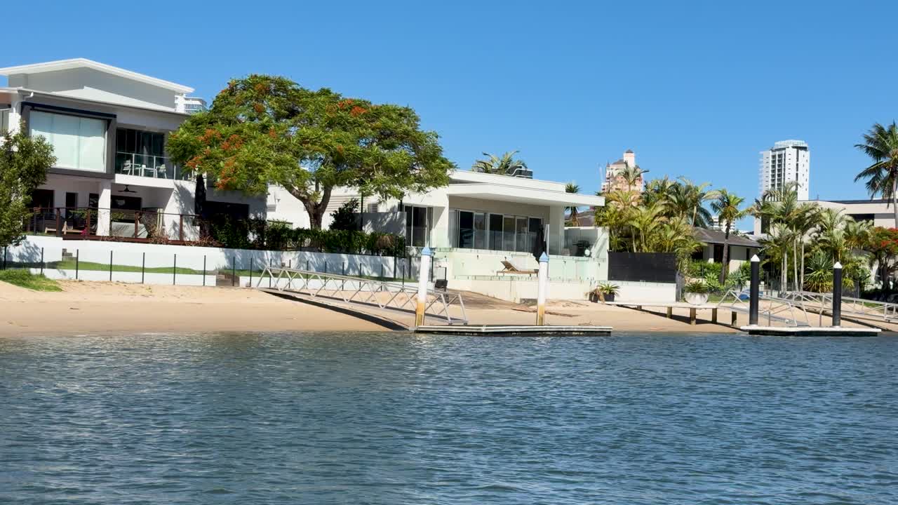 Beachfront Houses and Coastal Scenery