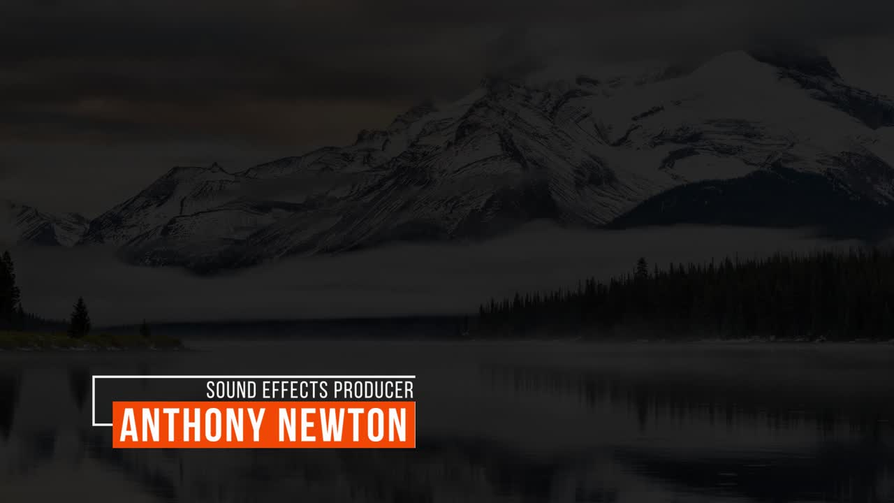 안개가 가득한 산 호수 풍경