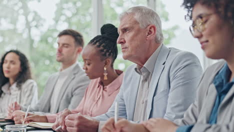 interview, groeps- en zakelijke bijeenkomst op kantoor