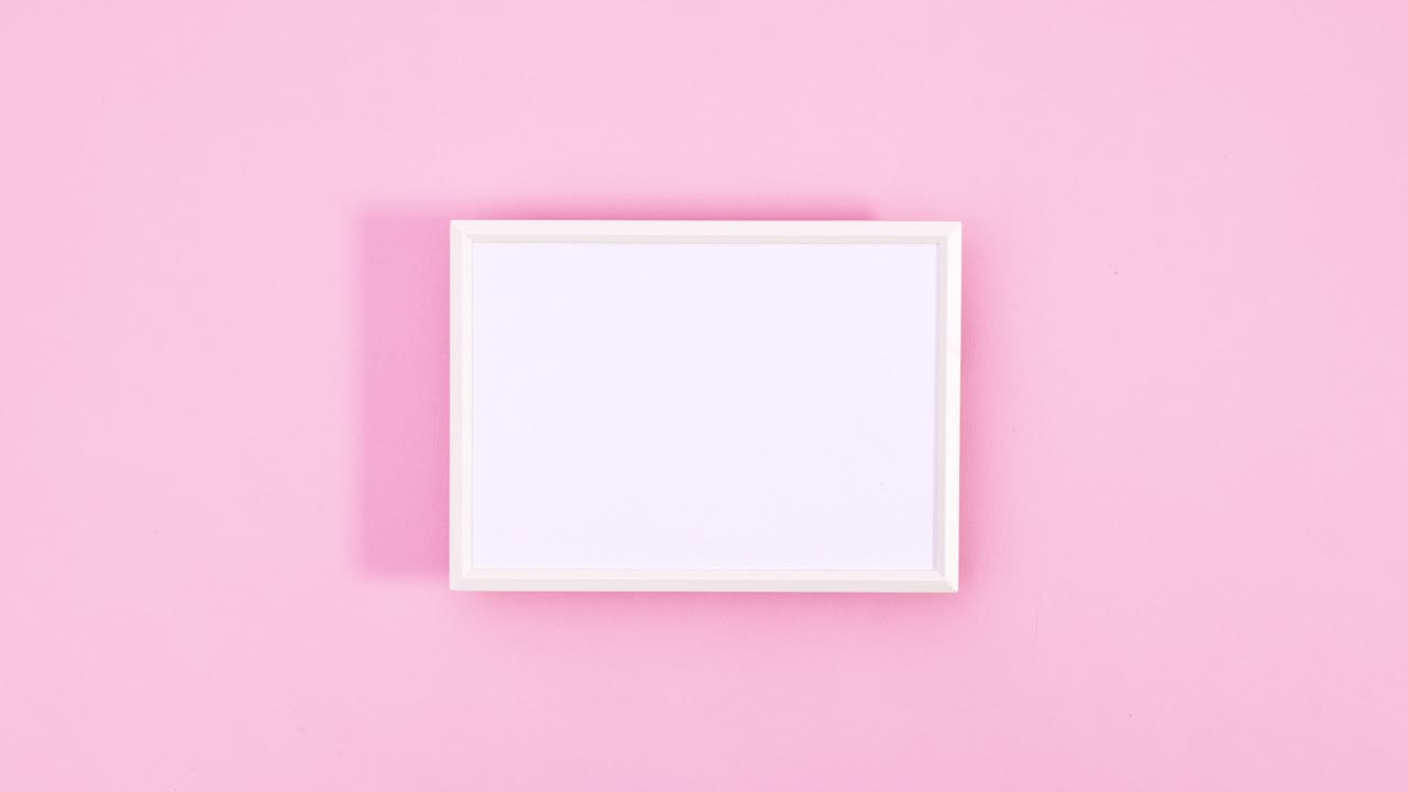 로맨틱한 발렌타인 데이 심장은 텍스트를 위해  프레임을 둘러싸고 있습니다.