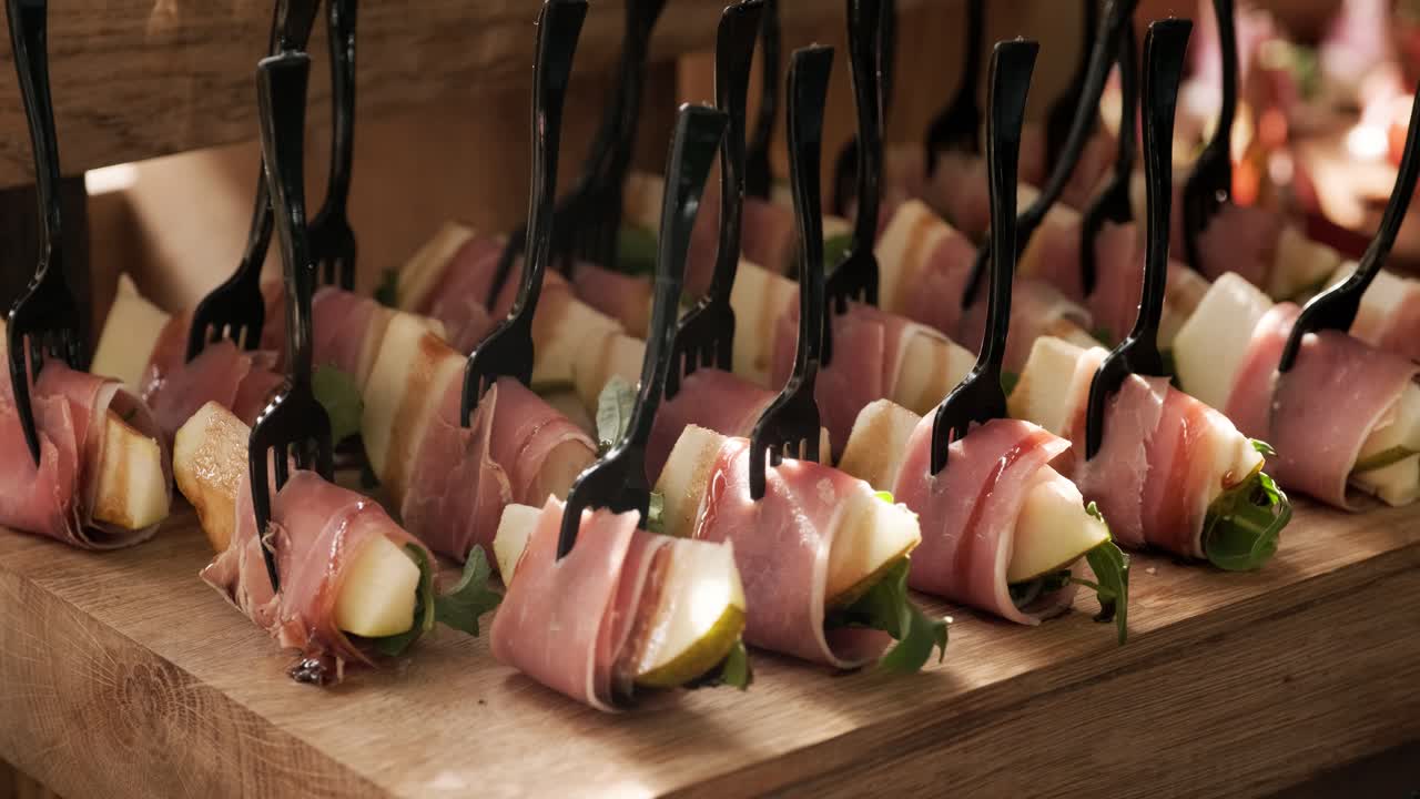 picaduras de peras y jamón