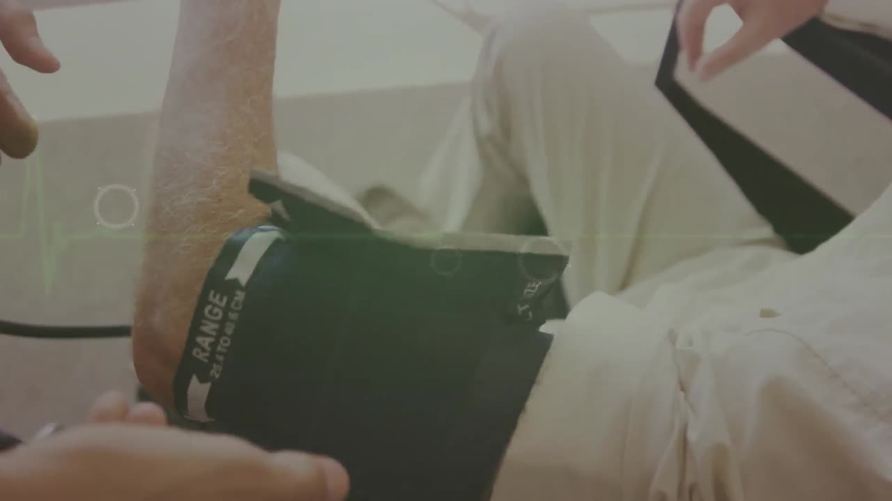 환자의 혈압을 확인하는 의료 종사자에 대한 통계 및 의료 데이터 처리