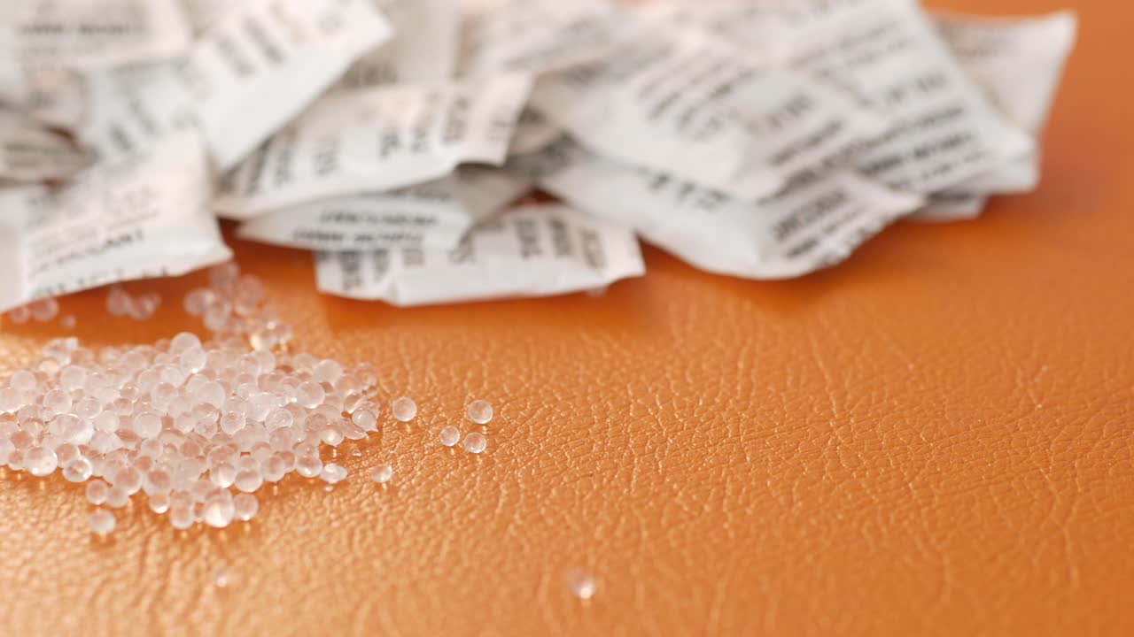 실리카 젤 건조제 패키지 및 구슬