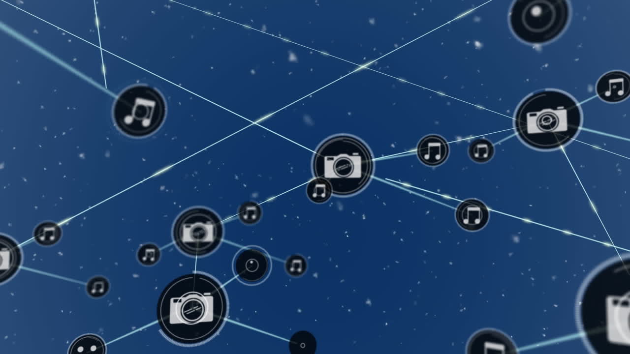 animación de la cámara y los iconos de las notas musicales conectados con líneas, nieve sobre un fondo azul.