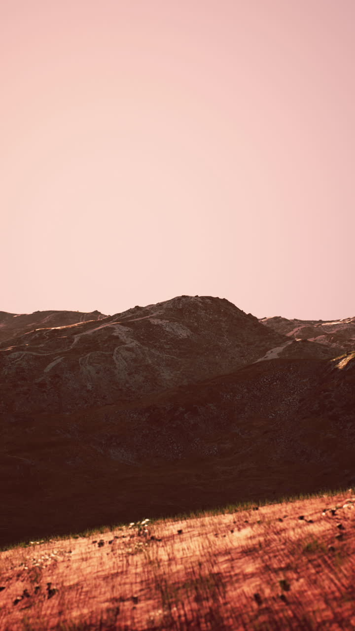 cordillera al atardecer