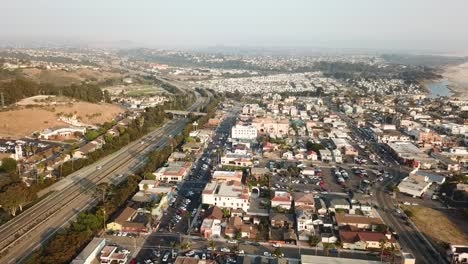 Ciudad-De-Pismo-En-California-Vista-Desde-Un-Dron