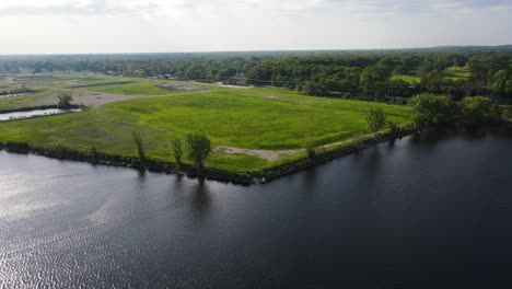 Slow-Pan-of-the-coastal-region-at-Muskegon-Lake