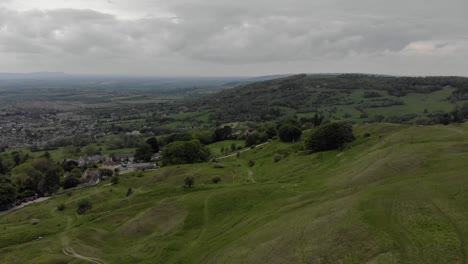 Disparo-De-Dron-Panorámico-De-Derecha-A-Izquierda-En-Los-Cotswolds