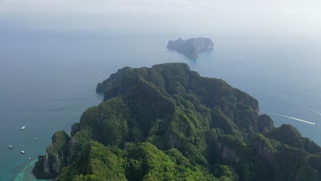 Tiro-Aéreo-Drone-Koh-Phi-Phi-Montañas-Tailandia