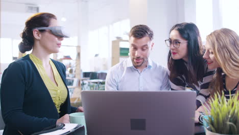 colaboración en equipo mediante el uso de virtual