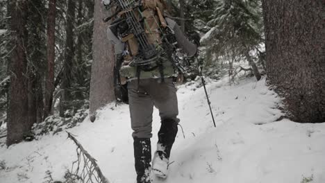 Archery-Bow-Elk-Hunting-in-the-snow-in-Montana-in-October-in-the-snow