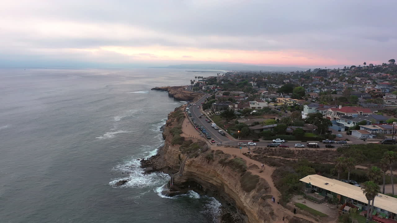 포인트 로마, 샌디에고, 캘리포니아에 있는 일몰 절벽에서 로프 해변의 아름다운 일몰 전망