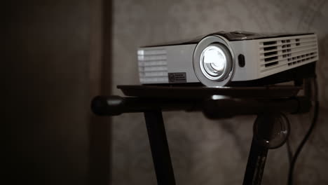 Multimedia-projector