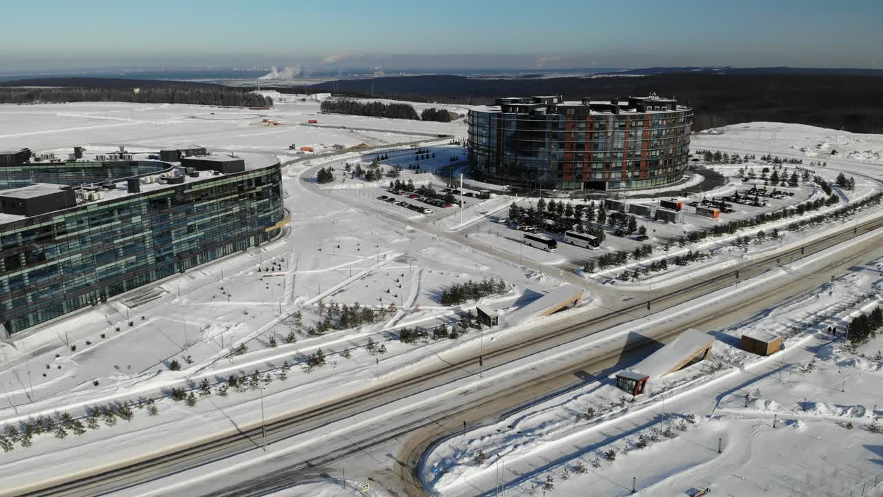 centro de negocios en innopolis cerca de kazan tatarstan. en invierno con nieve. aérea