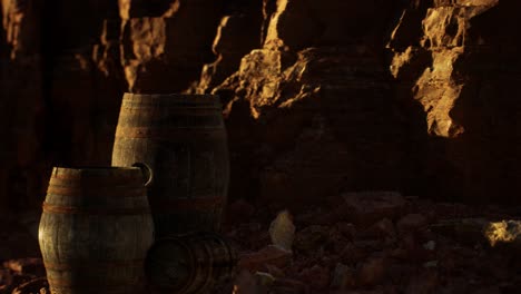 viejos barriles de vino vintage de madera cerca de la pared de piedra en el cañón