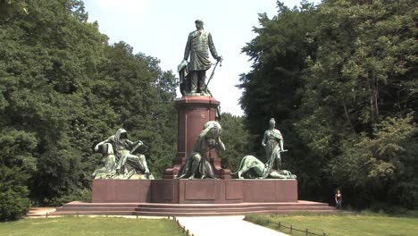 Bismarck-Denkmal,-Bismarck-Nationaldenkmal,-Berlin,-Deutschland