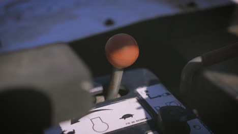 speed indicator on a riding lawnmower