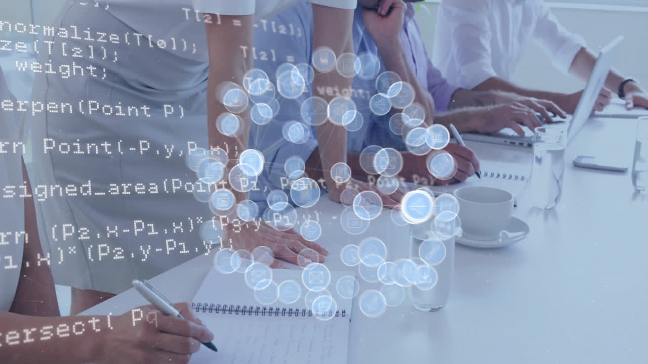 animación de la red de iconos y procesamiento de datos sobre diversas personas de negocios en la oficina