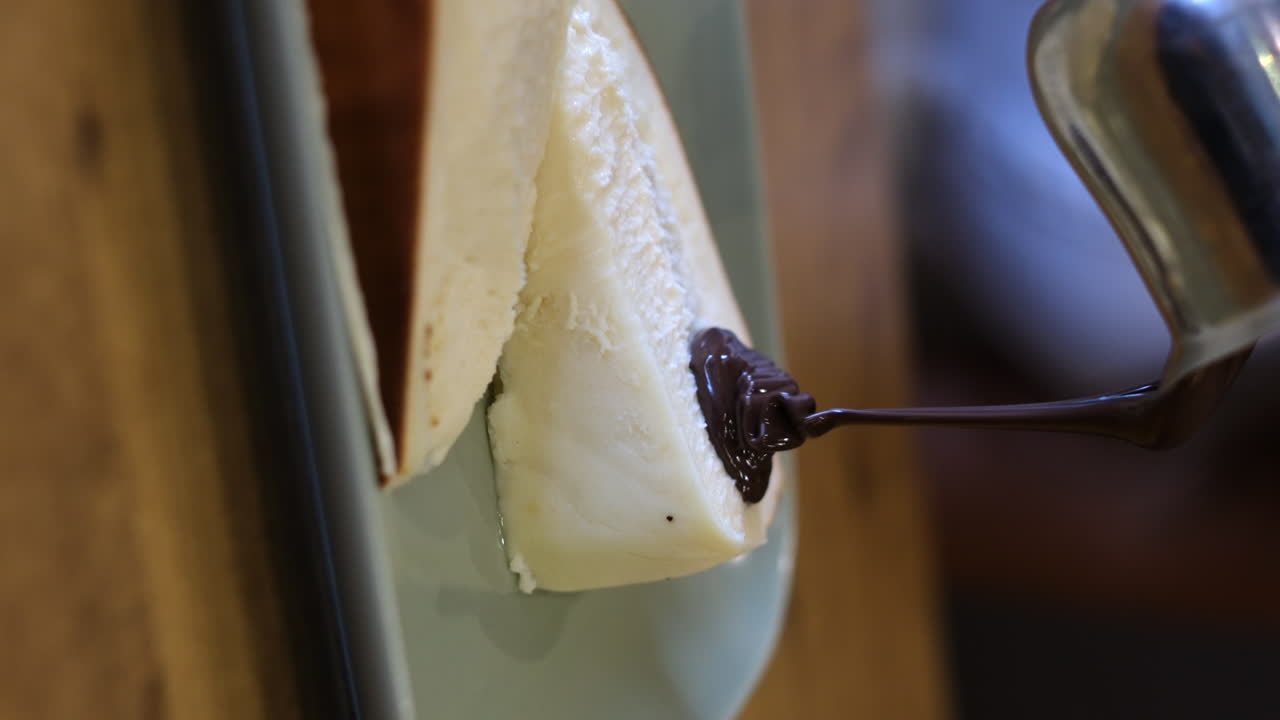 초콜릿으로 인 치즈케이크: 타락한 즐거움